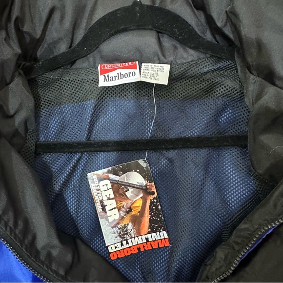 NWT Marlboro Vintage 90's Unlimited Marlboro Windbreaker Rain-jacket Large ** - Picture 14 of 14